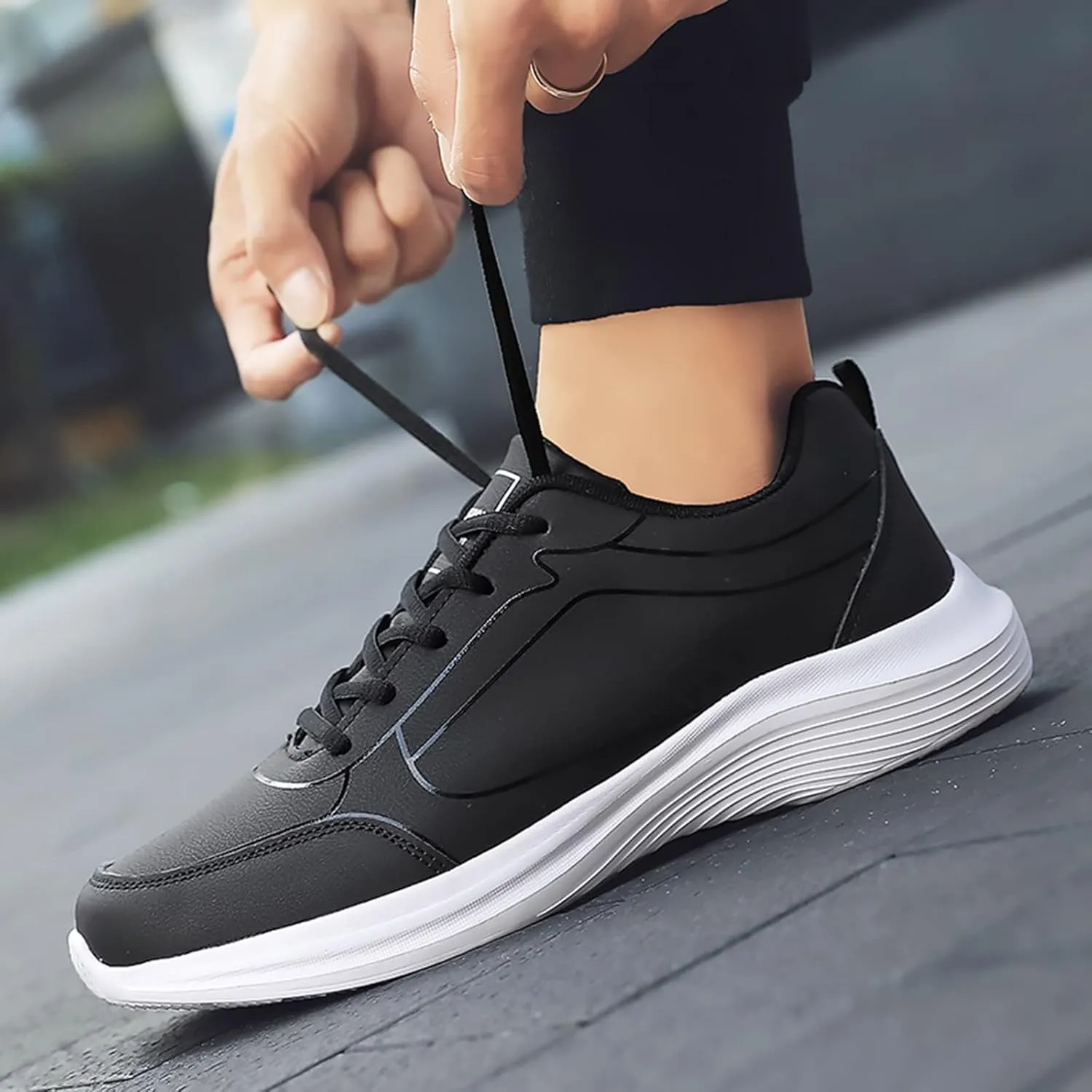 Fashion Men Sports Shoes Flat Non Slip Lace Up Upper Lightweight and Comfortable Mens Club Fashion Sneaker