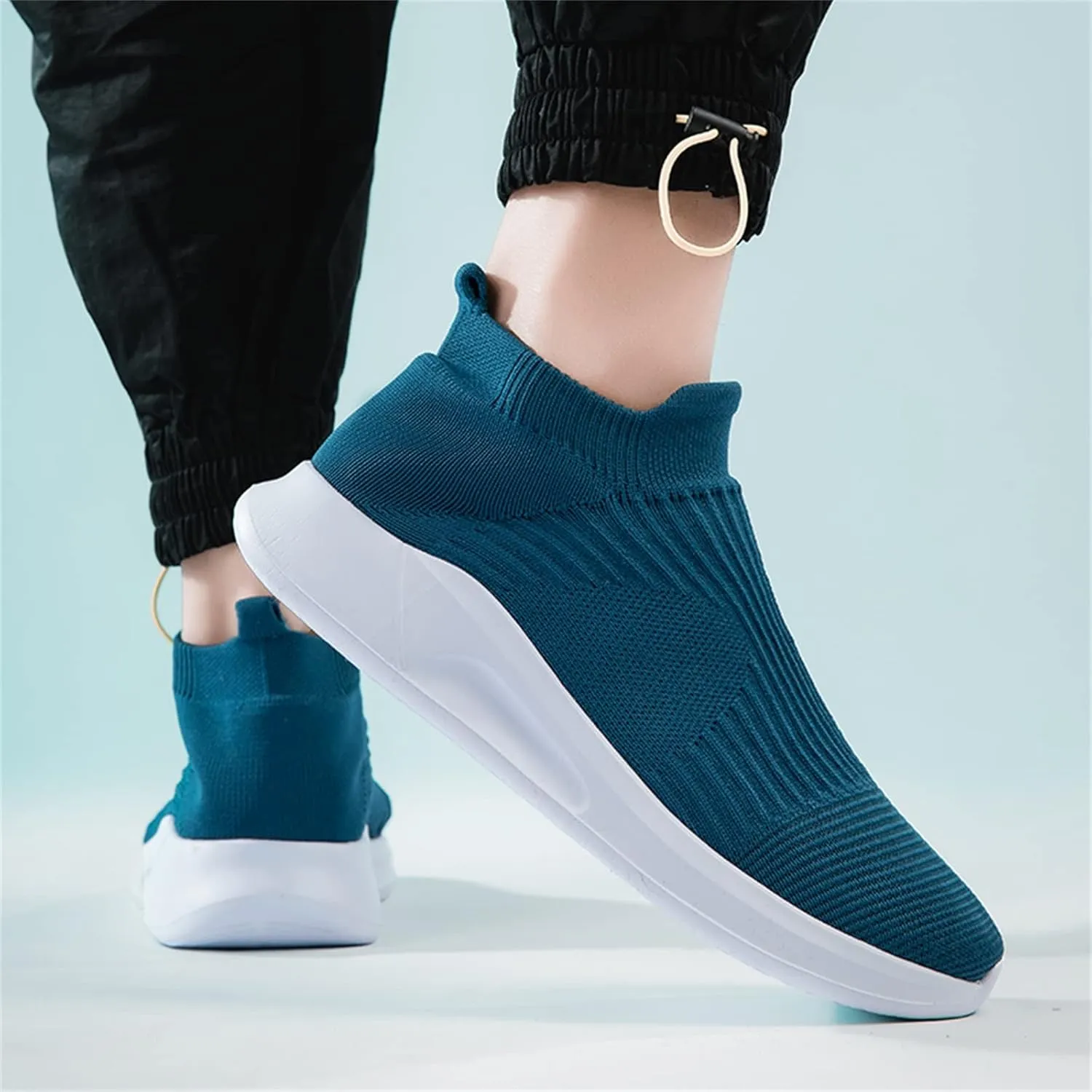 Fashion Spring and Summer Men Sports Shoes Flat Bottom Lightweight Slip On Fly Woven Mesh Mens Sneaker Socks No Show