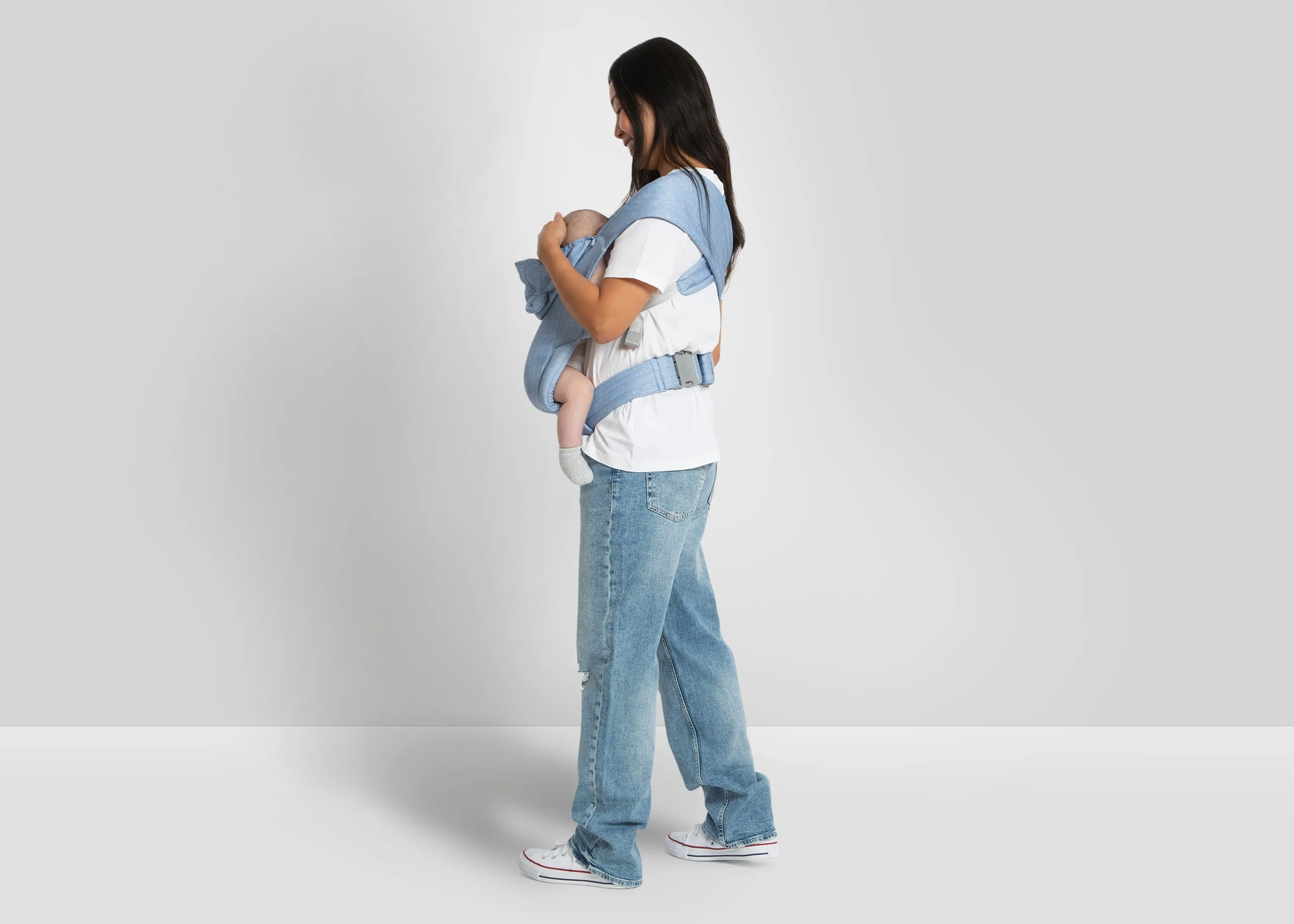 Vintage-Style Comfort Baby Carrier – Ergonomic and Adjustable for All Ages