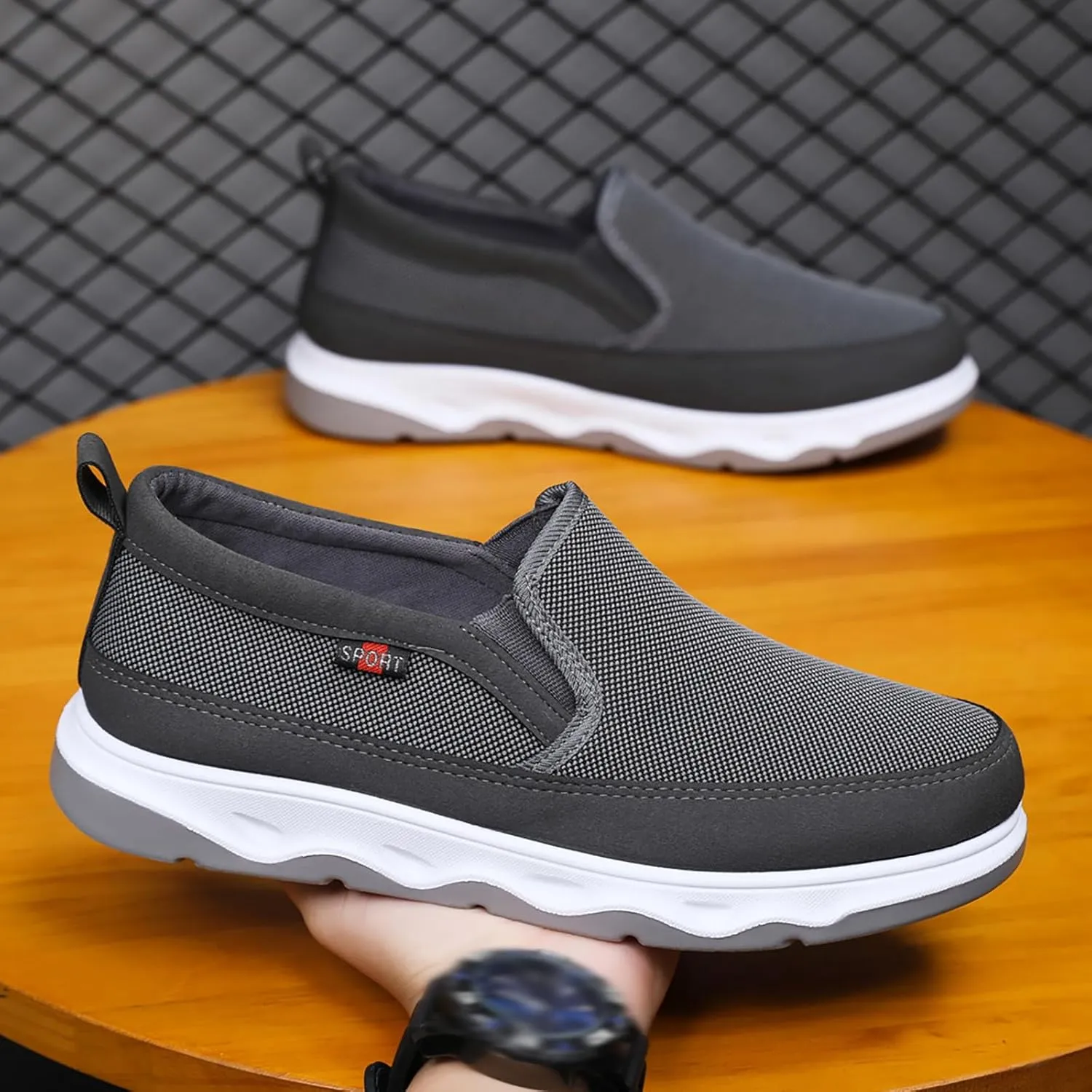 Men's Canvas Shoes Sports Casual Korean Version of The Trend of Fashion Breathable Slip On Casual Slip on Mens Shoes