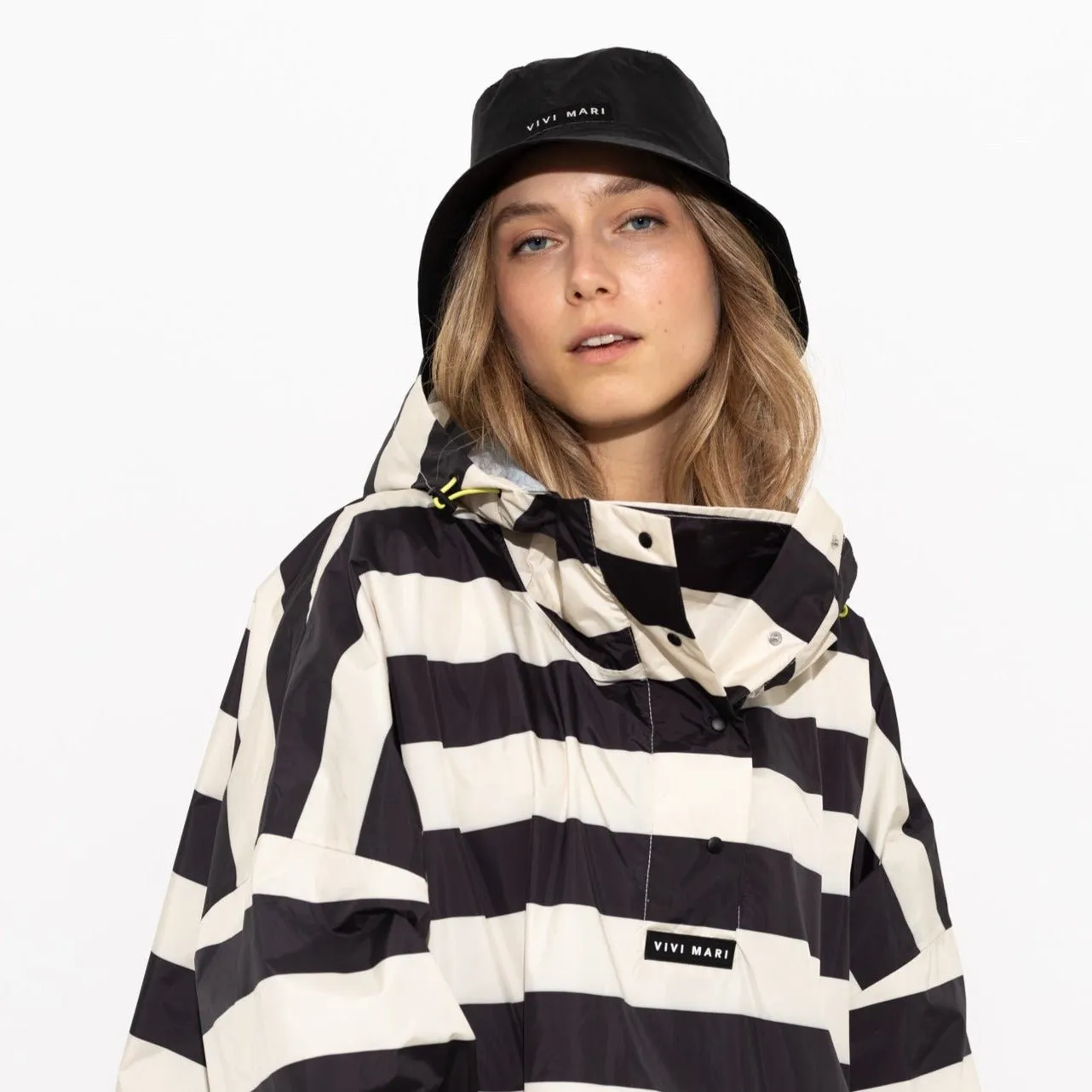Raincoat bold stripes - black/sand