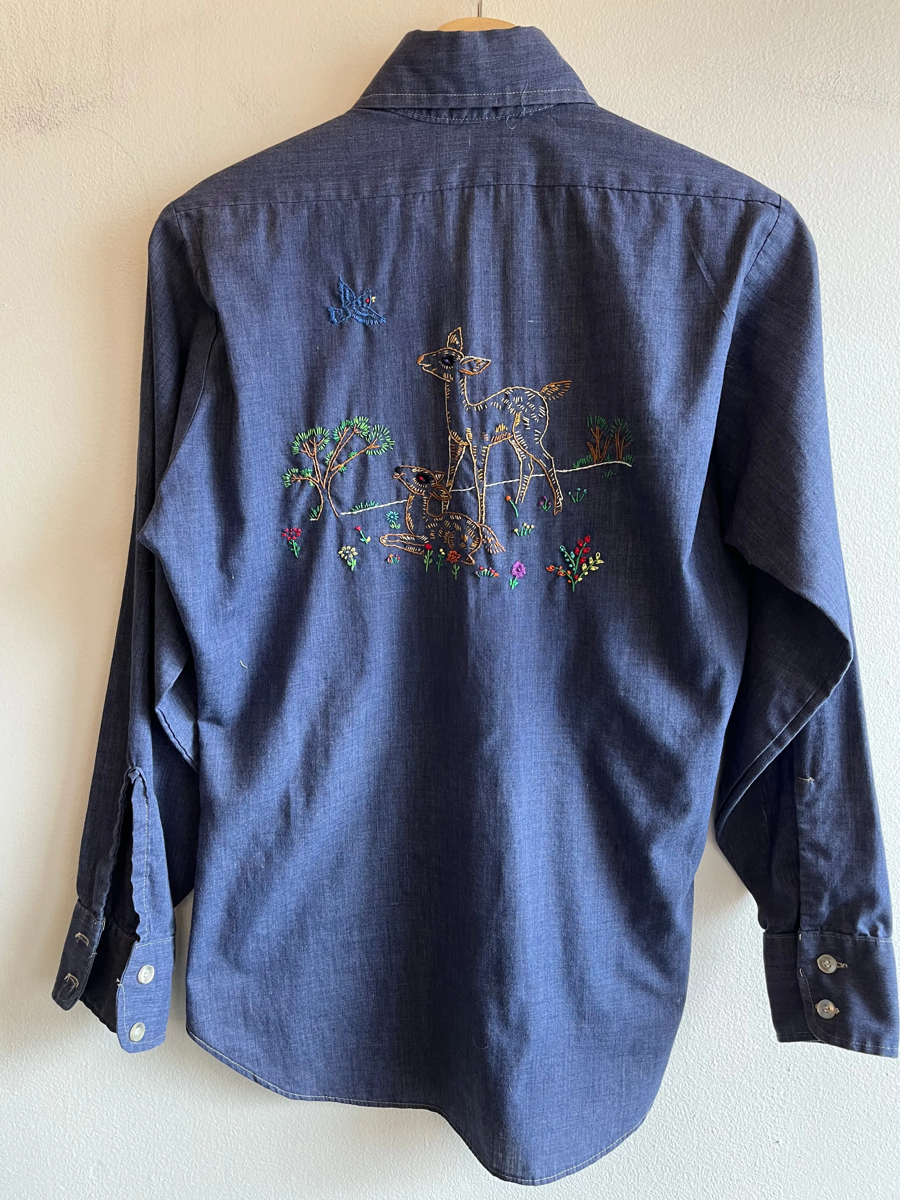 Vintage 1970s Levis Embroidered Chambray shirt