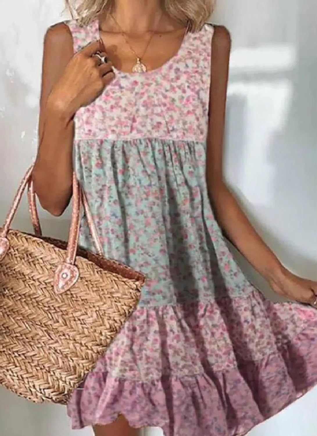 Women's Sweet Floral Print Mini Dress Scoop Neck Sleeveless Tiered Ruffle Hem Casual Daily Dress 2025 Summer Fashion